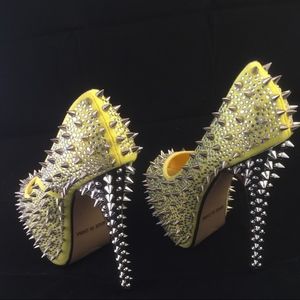 NWOT Spiked Heels Size 5